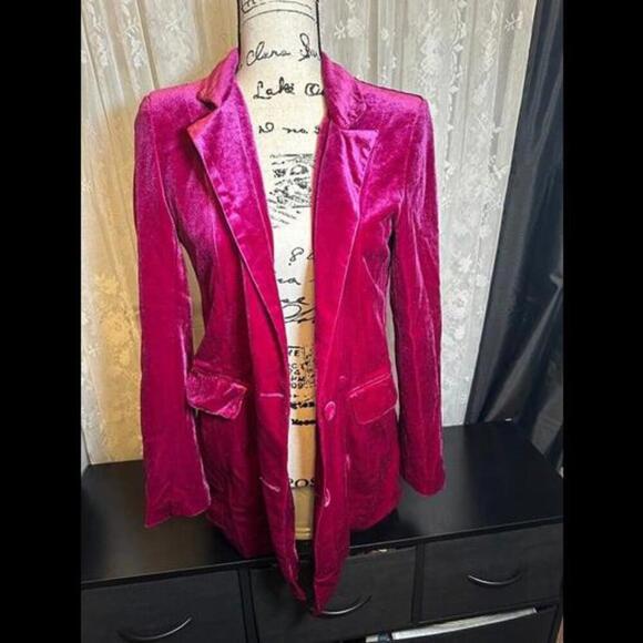 Forever 21 Jackets & Blazers - Forever 21 Fuchsia Velvet Blazer - Size Medium